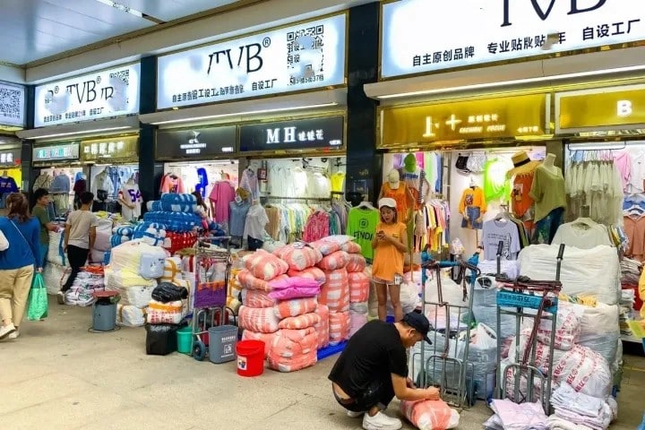 Wholesaler-in-Guangzhou-clothing-wholesale-market