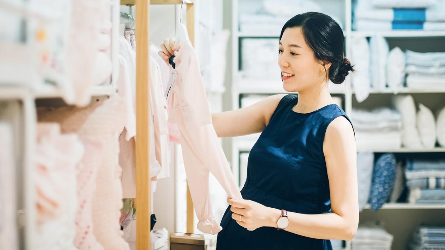 How many newborn clothes do I need? 3 In fact, choosing clothes for children is not simple