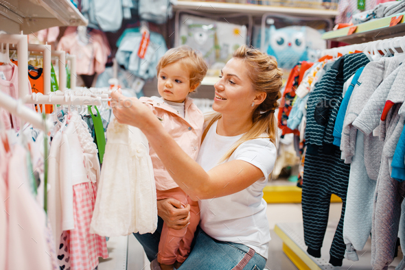 Parents in the US do not hesitate to spend money on shopping for their children