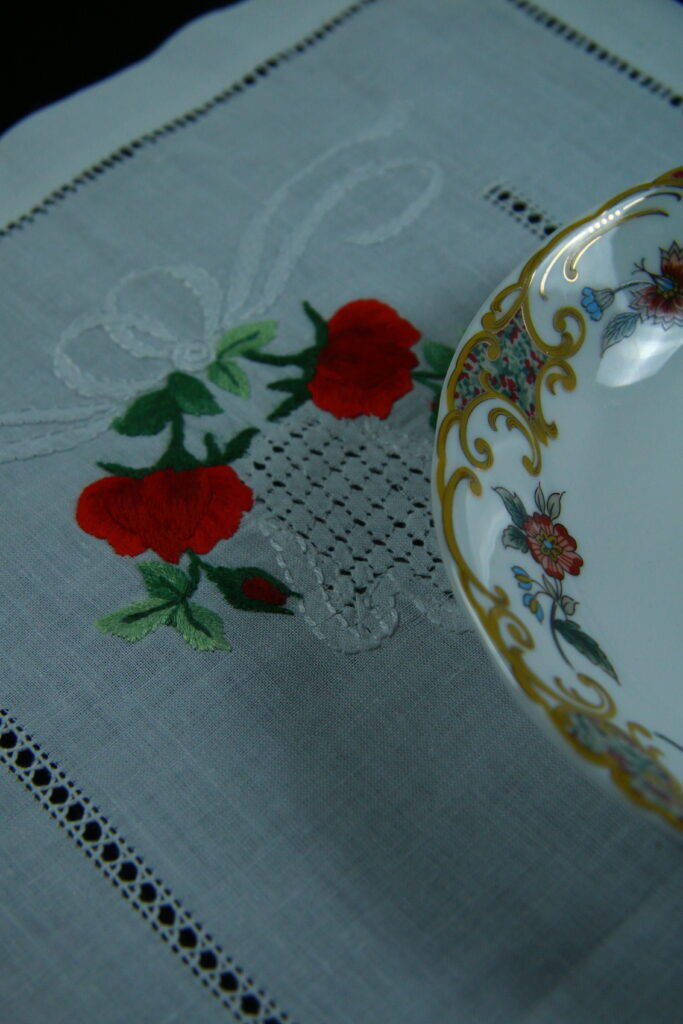 Cotton Tablecloth Embroidered With Red Roses