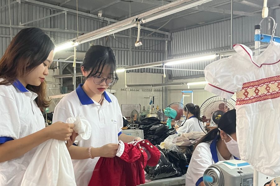 5 Ways to Avoid Being Scams Clothing Wholesale Clothes From Vietnam 4 Evaluate samples if possible