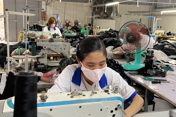 What's inside a Vietnamese Garment factory? Unveiling Operations 4 The main step of entire process: Producing