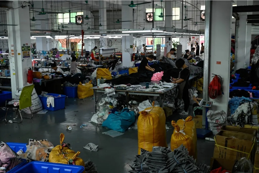 Comparison of Woven fabric manufacturing in Vietnam and China, India 7 Working conditions for workers in China are very bad