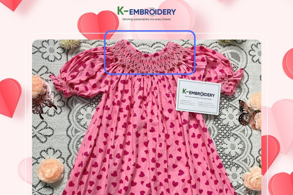 How to Choose the Best Smocked Clothes For Your Baby? 2 Choose the dresses that have stretchy neck hole
