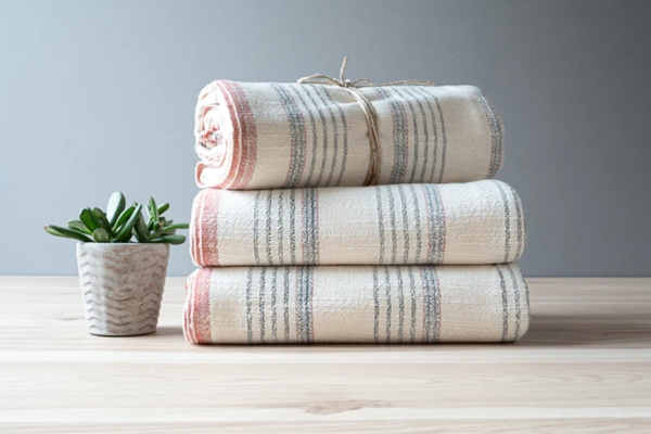 Cotton vs. Linen: Unraveling the Differences in Fabrics 4 Linen is great for making towels
