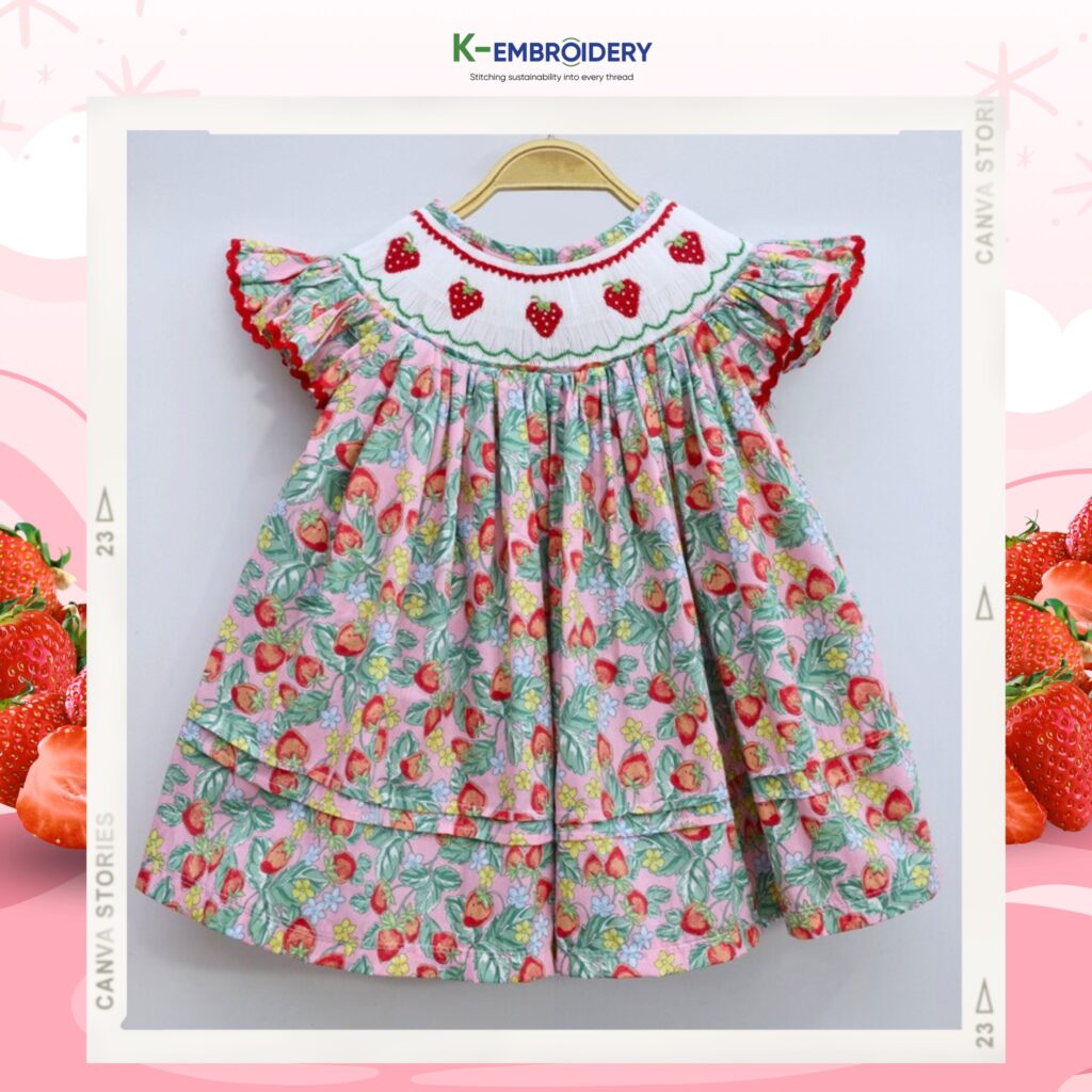 Smocked dress with strawberry motifs - SG 188
